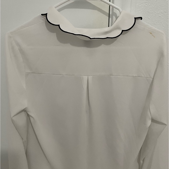 Scalloped Collar Blouse - Picture 2 of 4